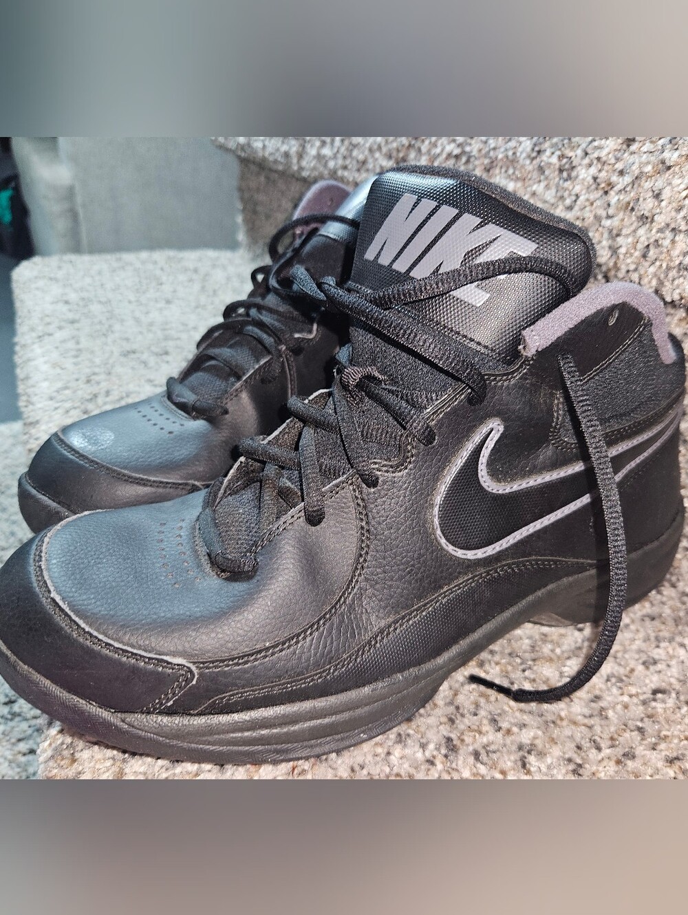 Mens Nike Sneakers 9.5